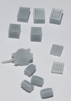 Fässer, Kisten, Palletten