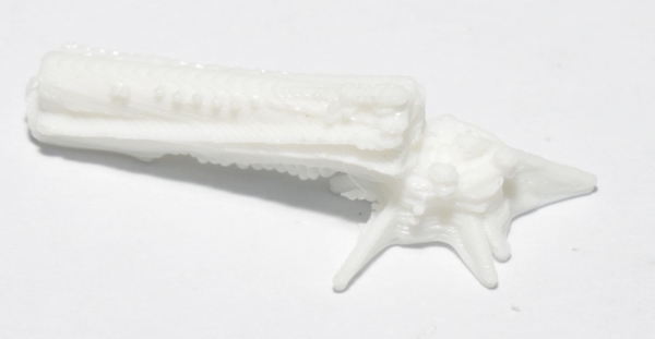 Umgeknickter Baumstamm mit Baumstumpf