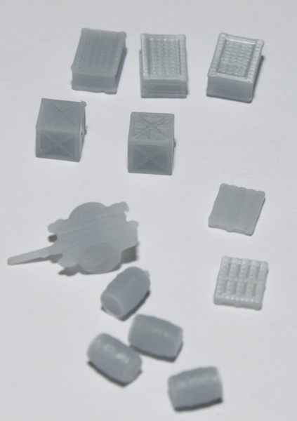 Fässer, Kisten, Palletten